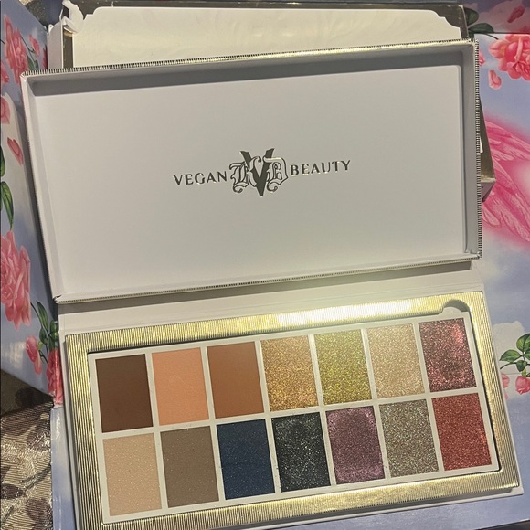 Eyeshadow Palette - Multicolor - Picture 1 of 3